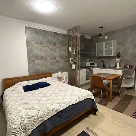 Apartment 5