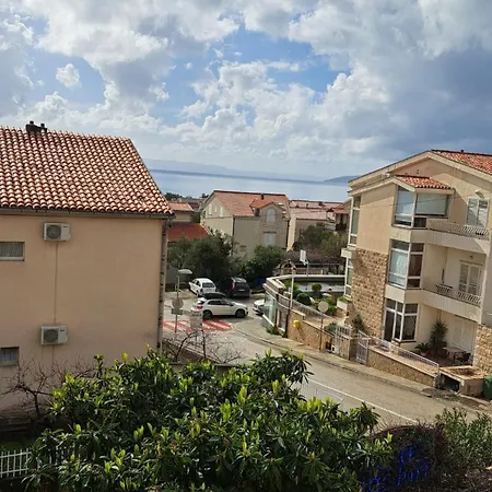 5 Apartment *